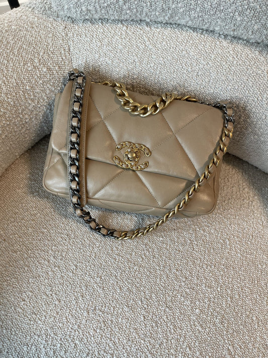 21S Beige Lambskin Quilted 19 Flap Small Mixed Hardware