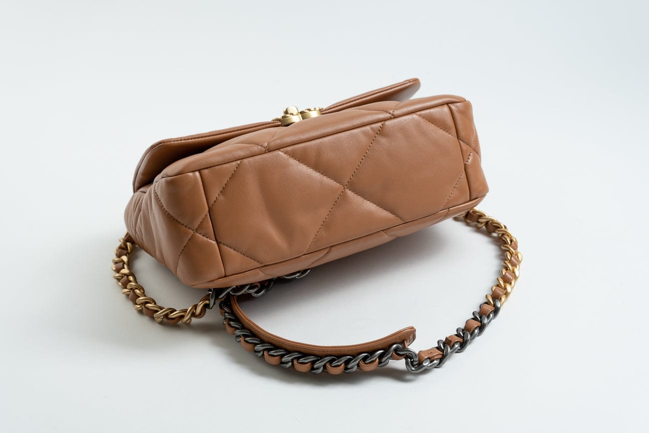 22A Caramel / Light Brown Lambskin Quilted 19 Flap Small MHW