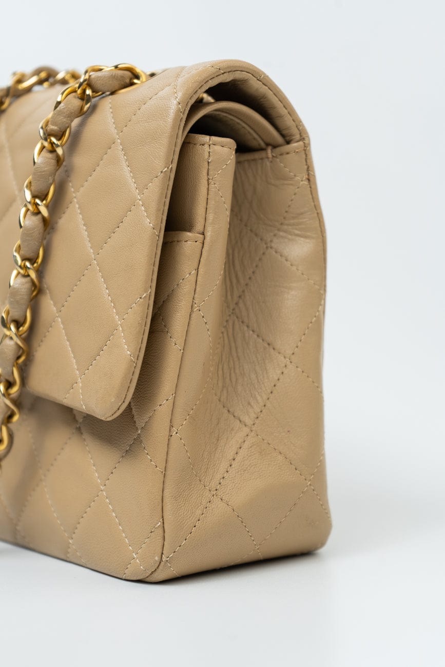 Vintage Beige Lambskin Quilted Classic Flap Medium GHW
