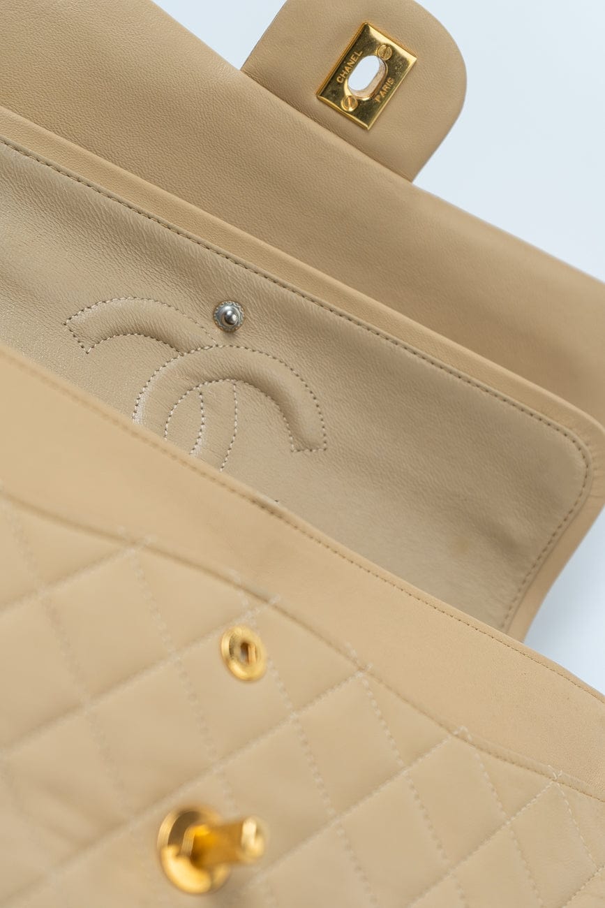 Vintage Beige Lambskin Quilted Classic Flap Medium GHW