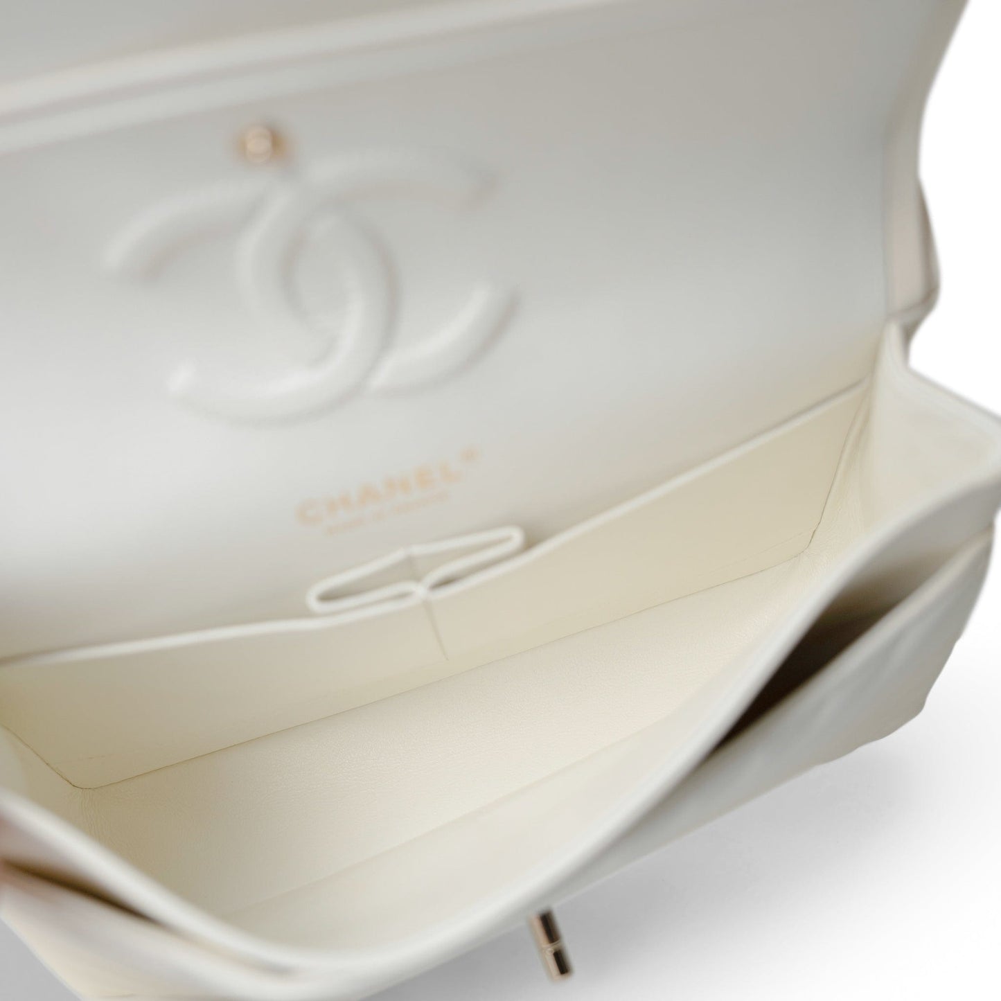 18C Ivory Chevron Lambskin Medium Classic Flap Light Gold Hardware