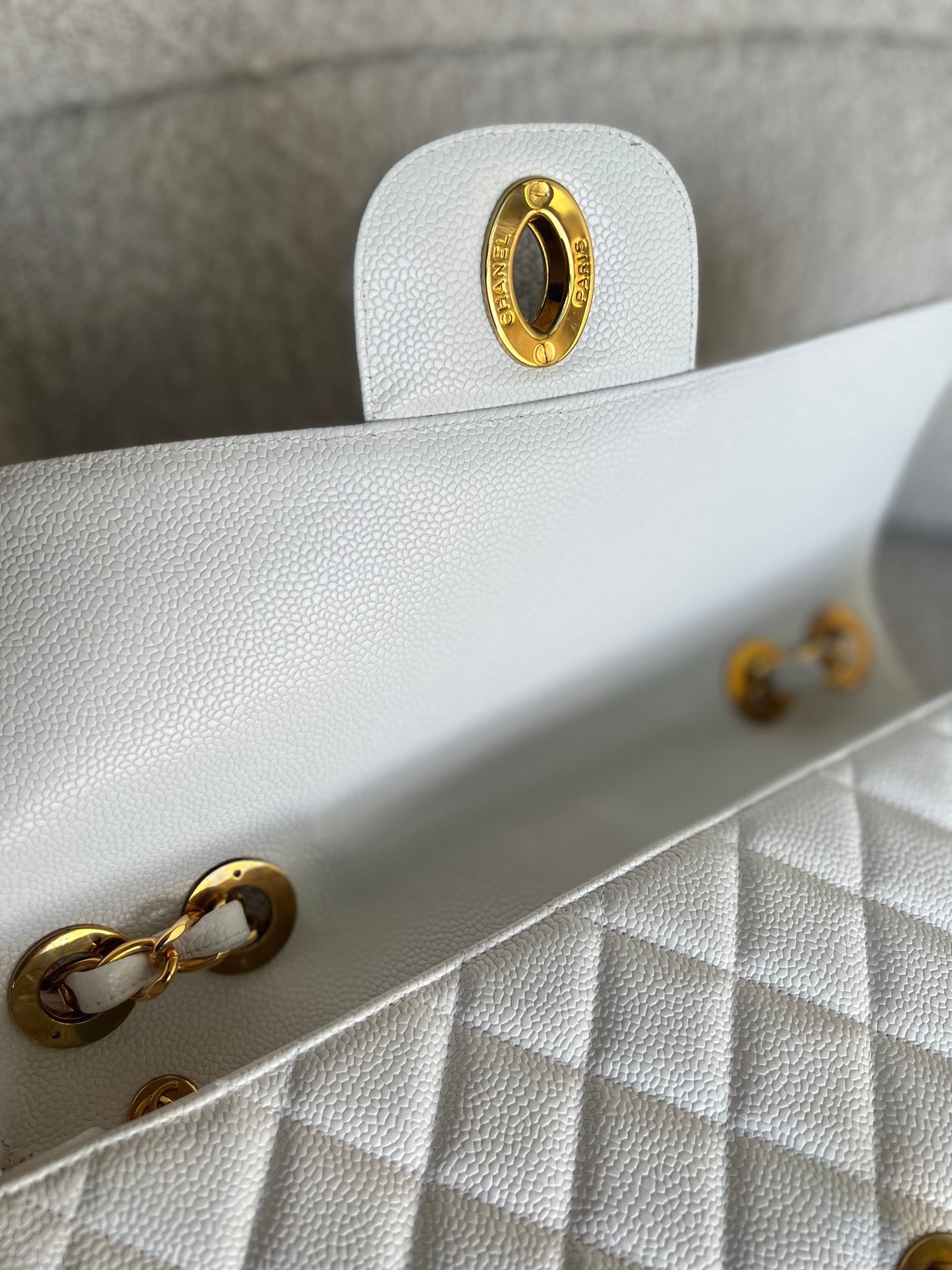 Vintage White Caviar Quilted Jumbo Single Flap GHW