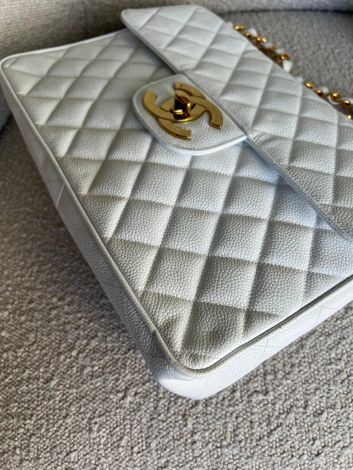 Vintage White Caviar Quilted Jumbo Single Flap GHW