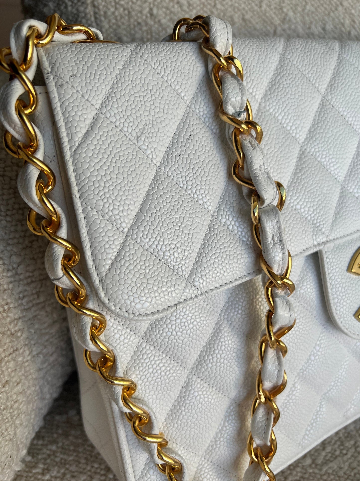 Vintage White Caviar Quilted Jumbo Single Flap GHW