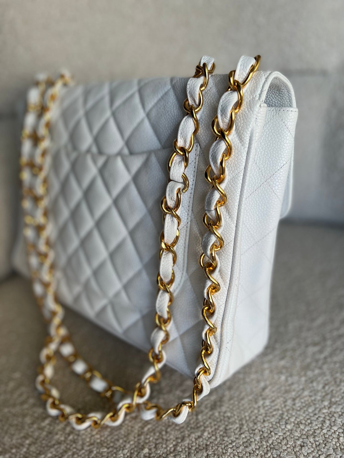 Vintage White Caviar Quilted Jumbo Single Flap GHW