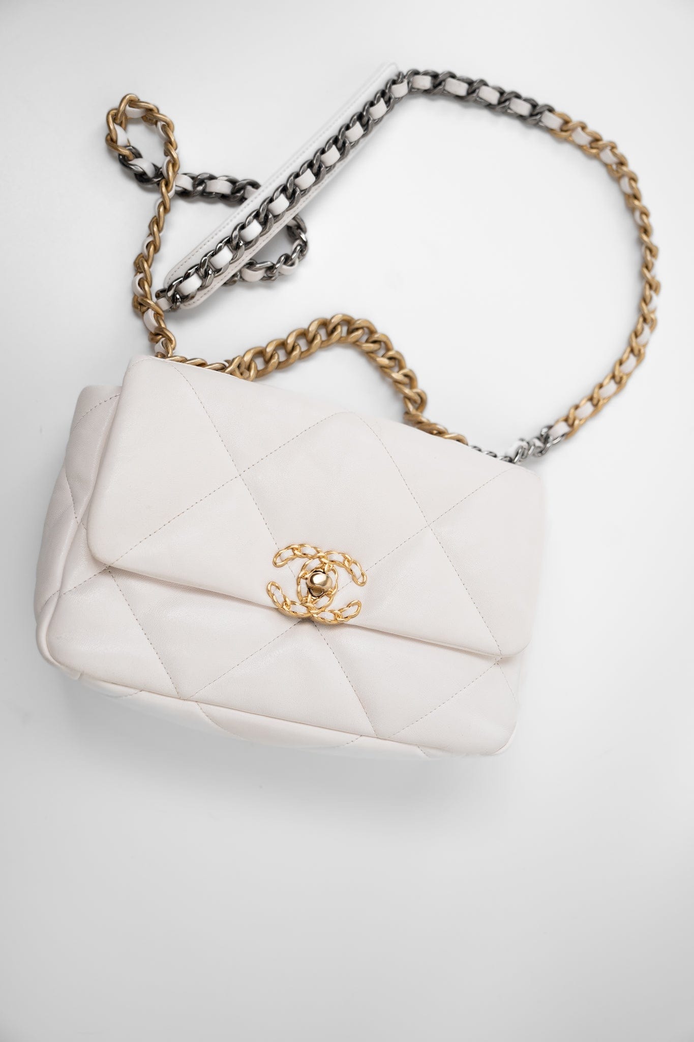 21p White 19 Lambskin Quilted 19 Flap Small