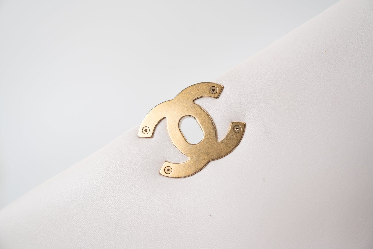 21p White 19 Lambskin Quilted 19 Flap Small