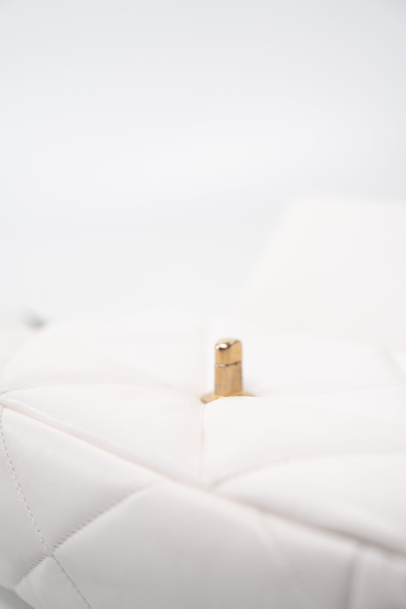 21p White 19 Lambskin Quilted 19 Flap Small