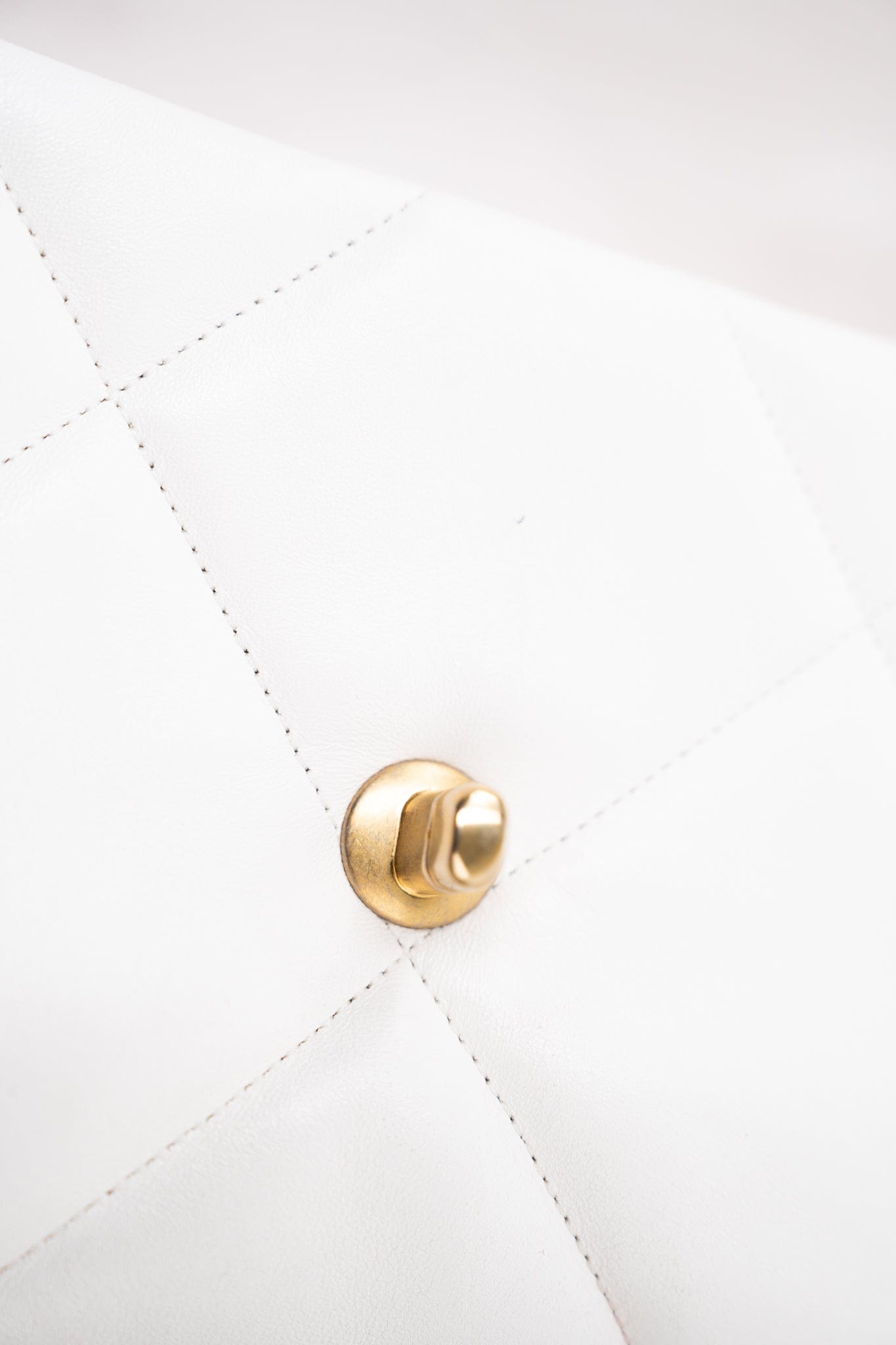 21p White 19 Lambskin Quilted 19 Flap Small