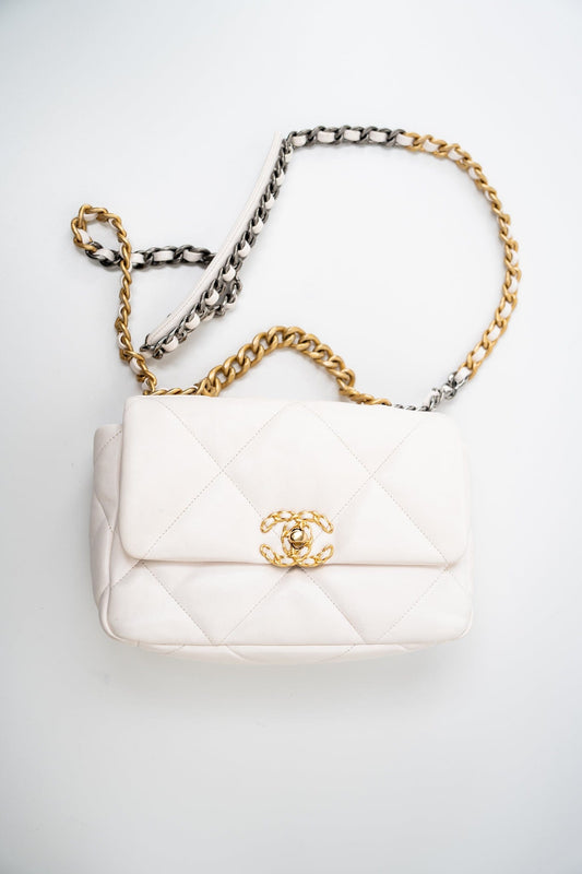 21p White 19 Lambskin Quilted 19 Flap Small