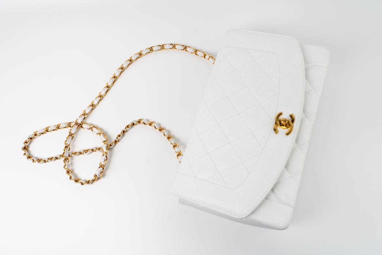 Vintage White Caviar Quilted Medium Diana Flap GHW
