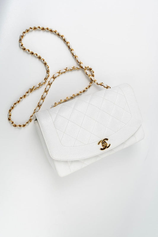 Vintage White Caviar Quilted Medium Diana Flap GHW