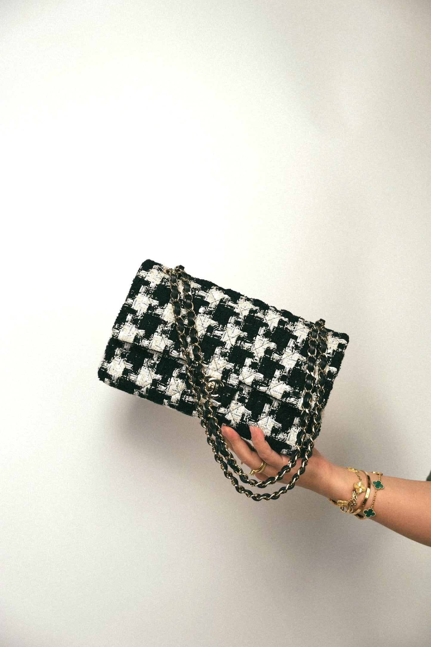 20S Black White Ecru Houndstooth Tweed Quilted Classic Flap Medium LGHW