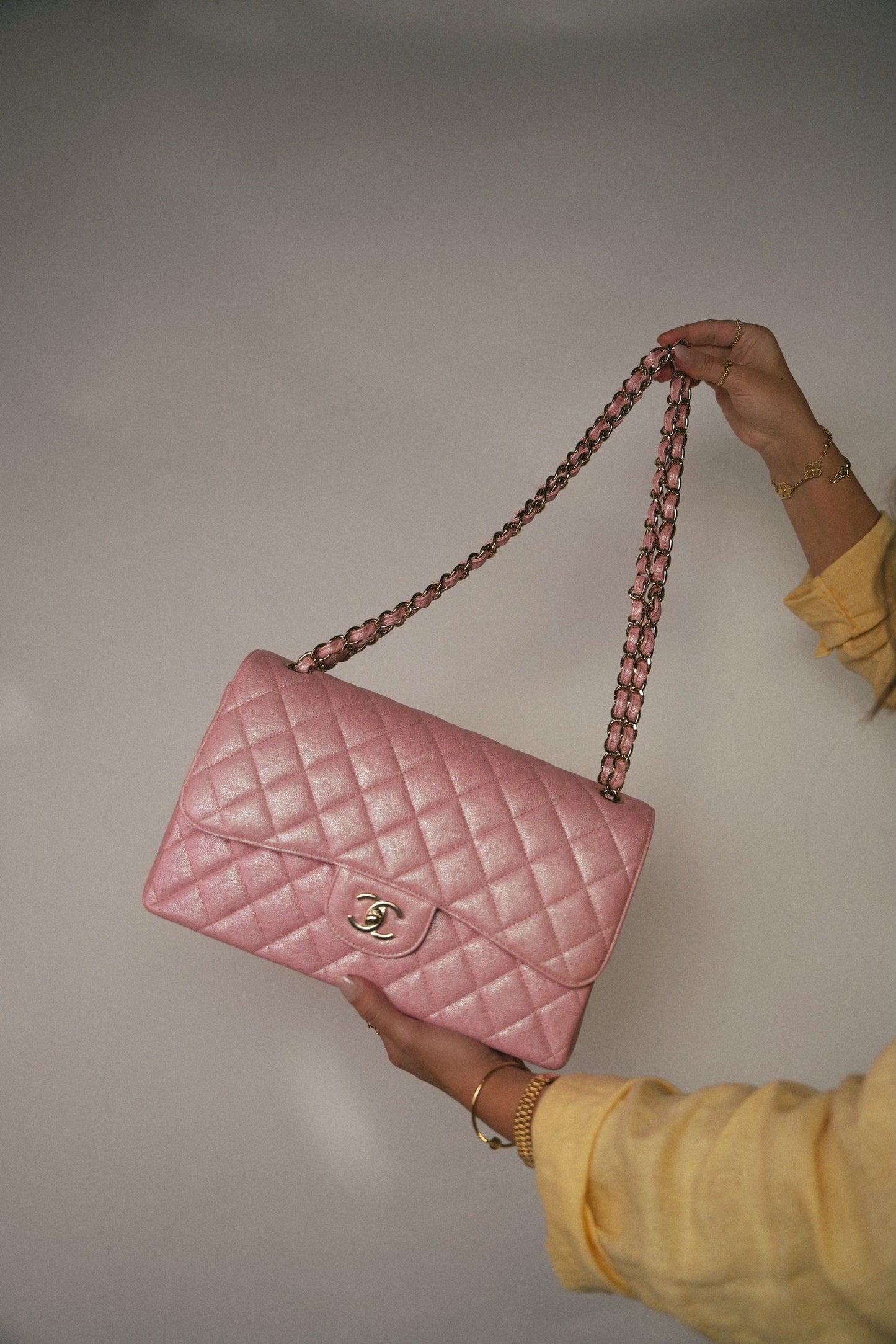 19S Iridescent Pink Caviar Quilted Jumbo Classic Flap Light Gold Hardware