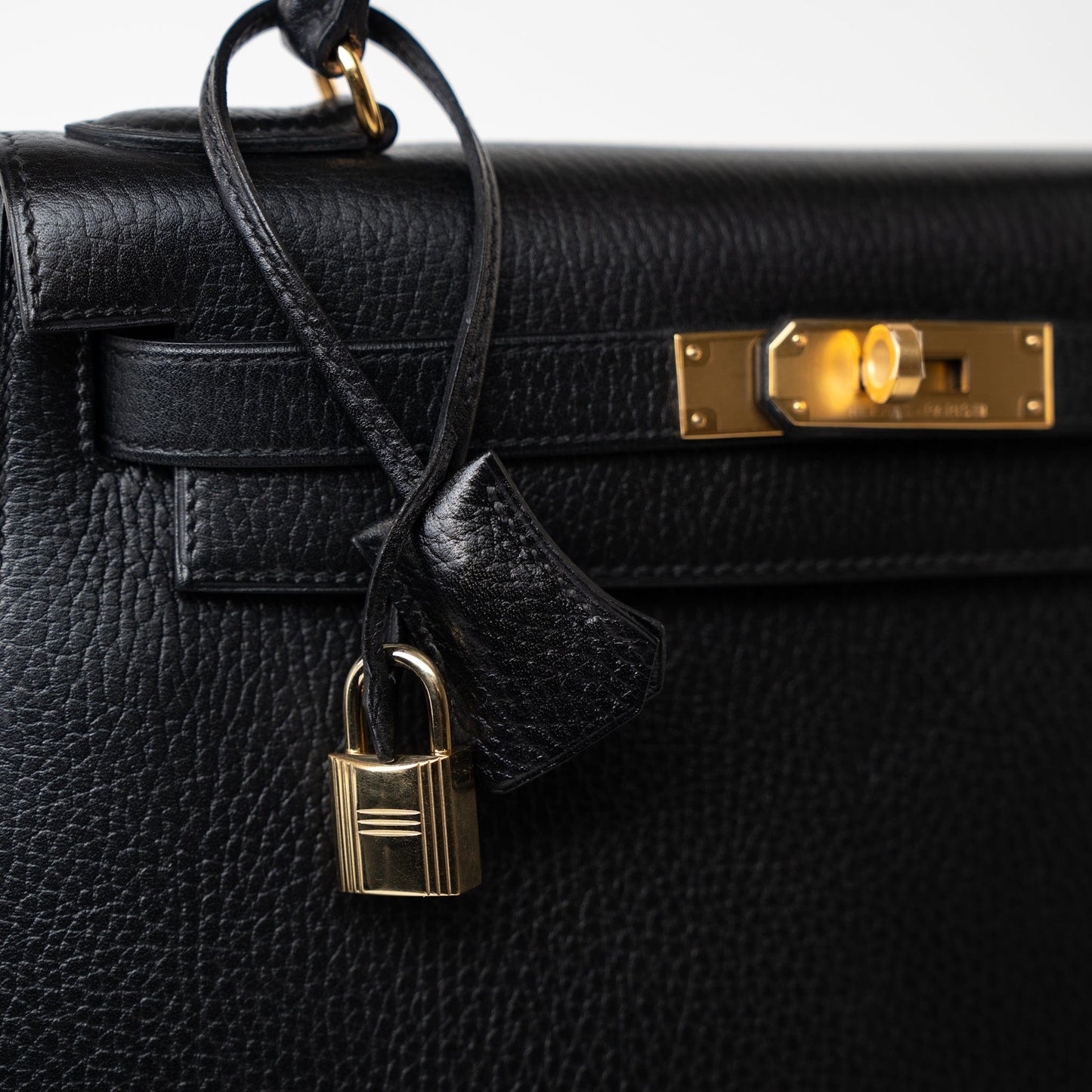 Vintage Kelly 28 Black Ardennes Leather Gold Plated Hardware Z Stamp