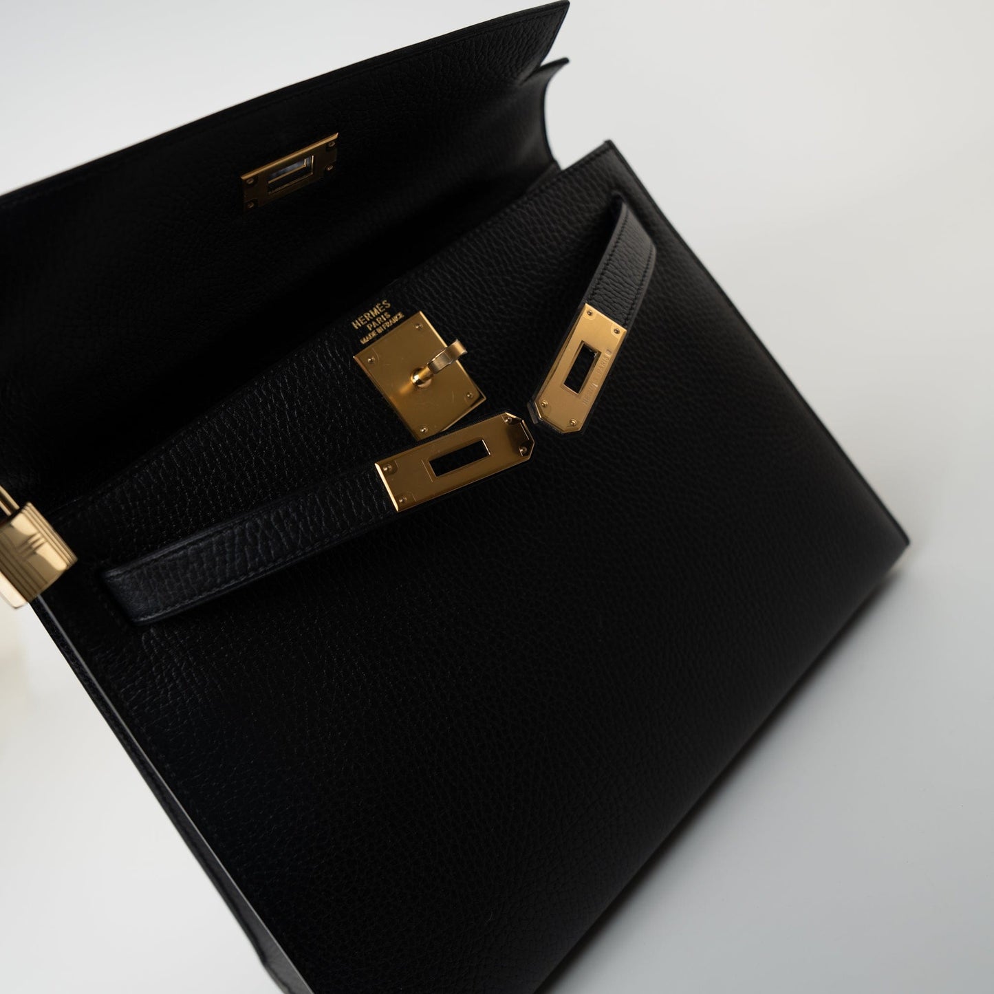 Vintage Kelly 28 Black Ardennes Leather Gold Plated Hardware Z Stamp