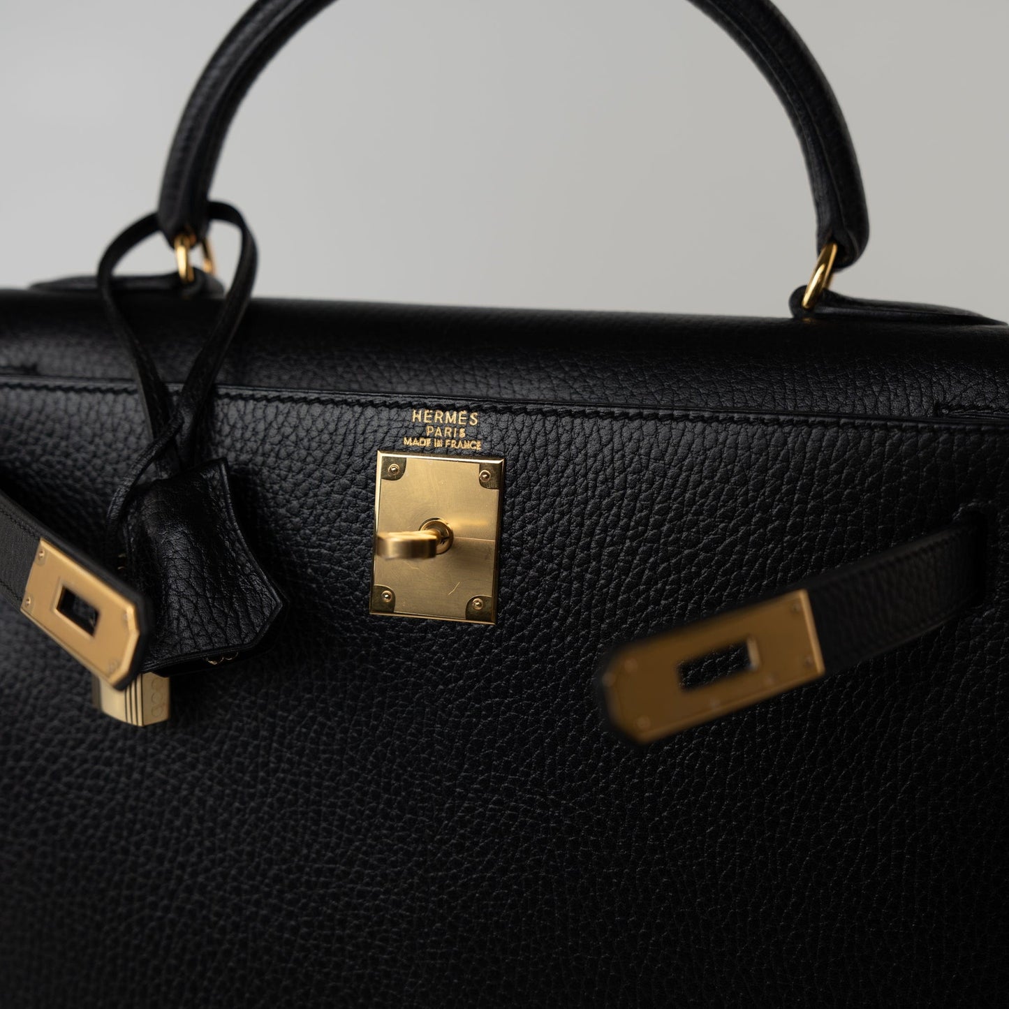 Vintage Kelly 28 Black Ardennes Leather Gold Plated Hardware Z Stamp